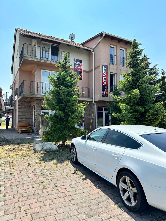 Velvet Motel Hegyeshalom Exterior foto