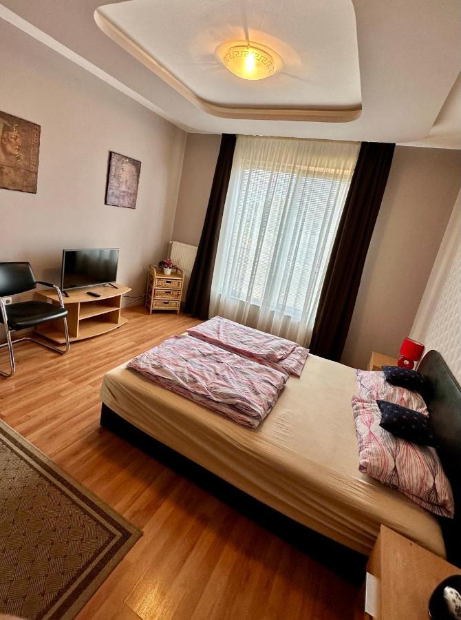 Velvet Motel Hegyeshalom Exterior foto
