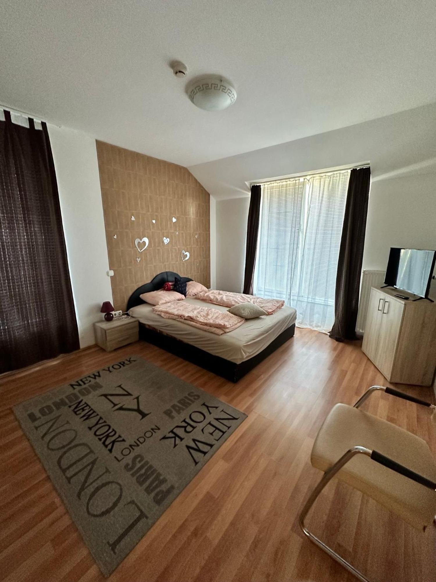 Velvet Motel Hegyeshalom Exterior foto